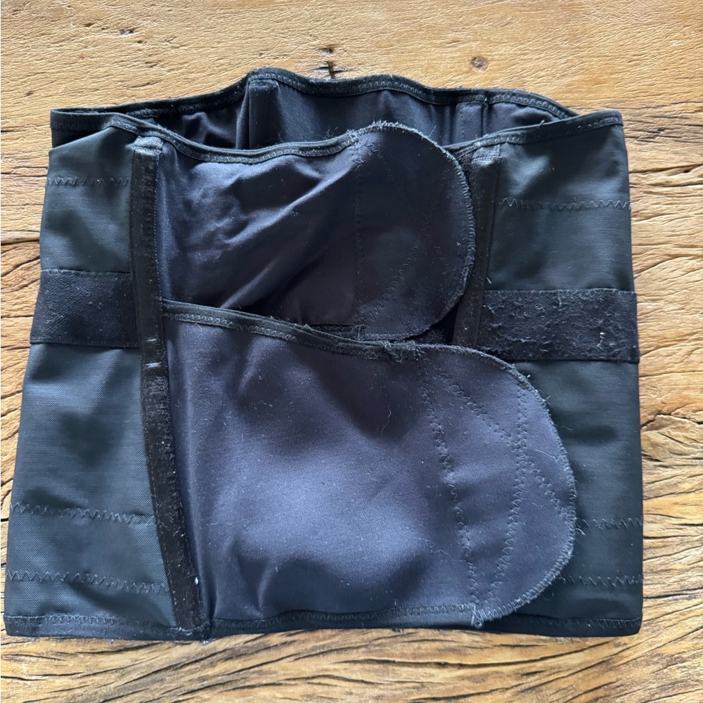 Belly Bandit postpartum belly wrap size M $30